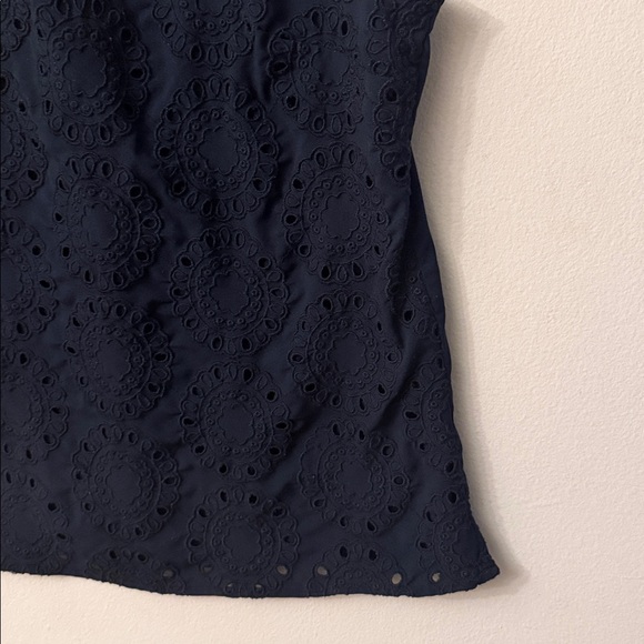 Banana Republic Dark Blue Eyelet Sleeveless Blouse - Picture 3 of 6